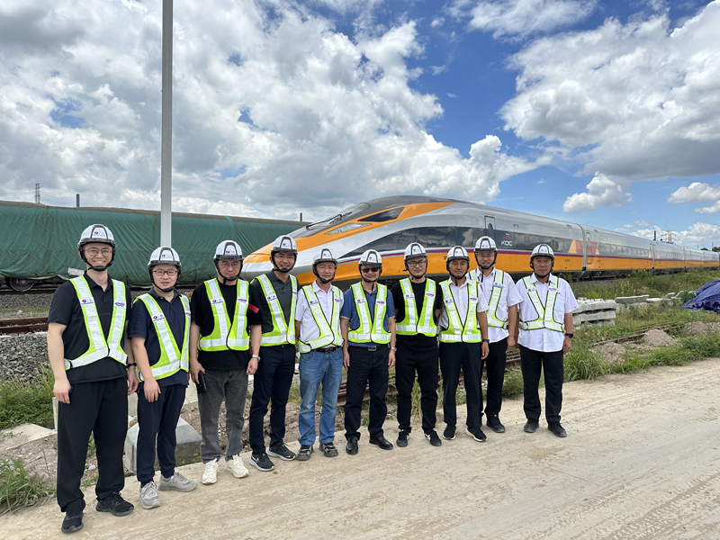 與動車組合影.jpg