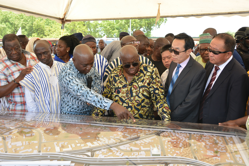 2019年4月10日,加納優(yōu)先基礎設施首個項目——塔馬利立交橋項目(即加納路橋項目LOT3標段)舉行開工典禮,加納總統(tǒng)納納阿庫福-阿多、副總統(tǒng)馬哈茂德巴武米亞、加納駐華大使、公路部長等加方政府要員及中國駐加納大使王世廷、經(jīng)參處參贊柴之京、電建集團副總經(jīng)理李燕明等出席典禮 (3).JPG