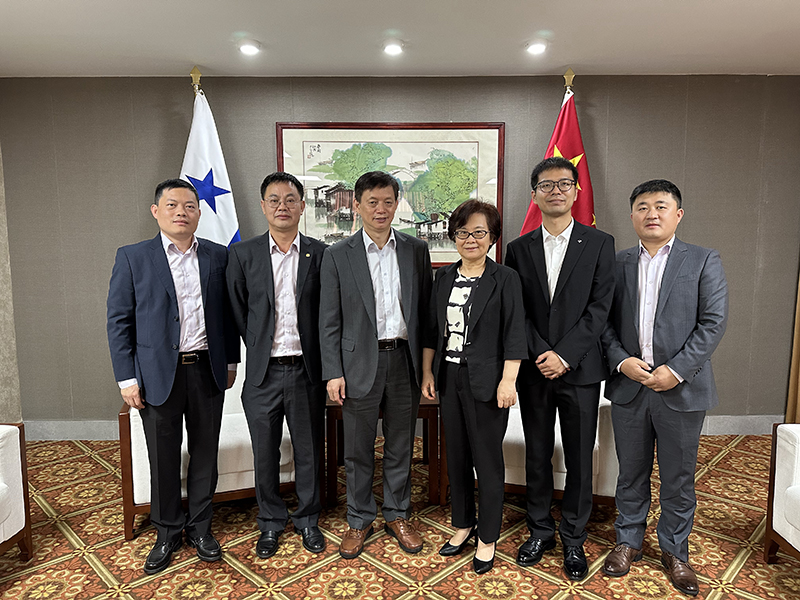 拜會駐巴拿馬使館周泉參贊1.jpeg