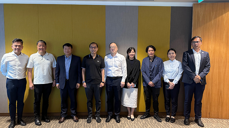 圖4 裕廊集團合照.jpg